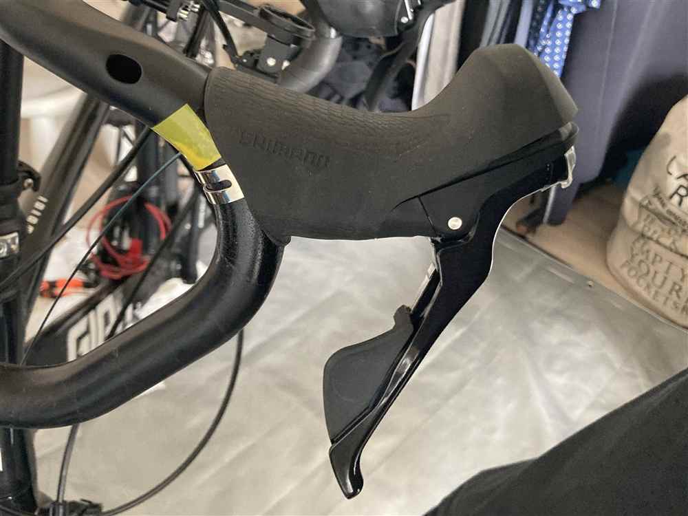 ミニベロのSTIレバーとハンドル周り