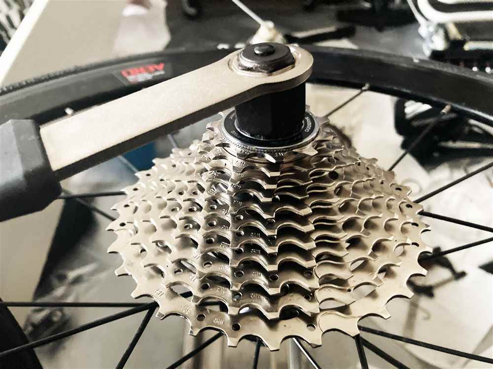 スプロケット工具の使用