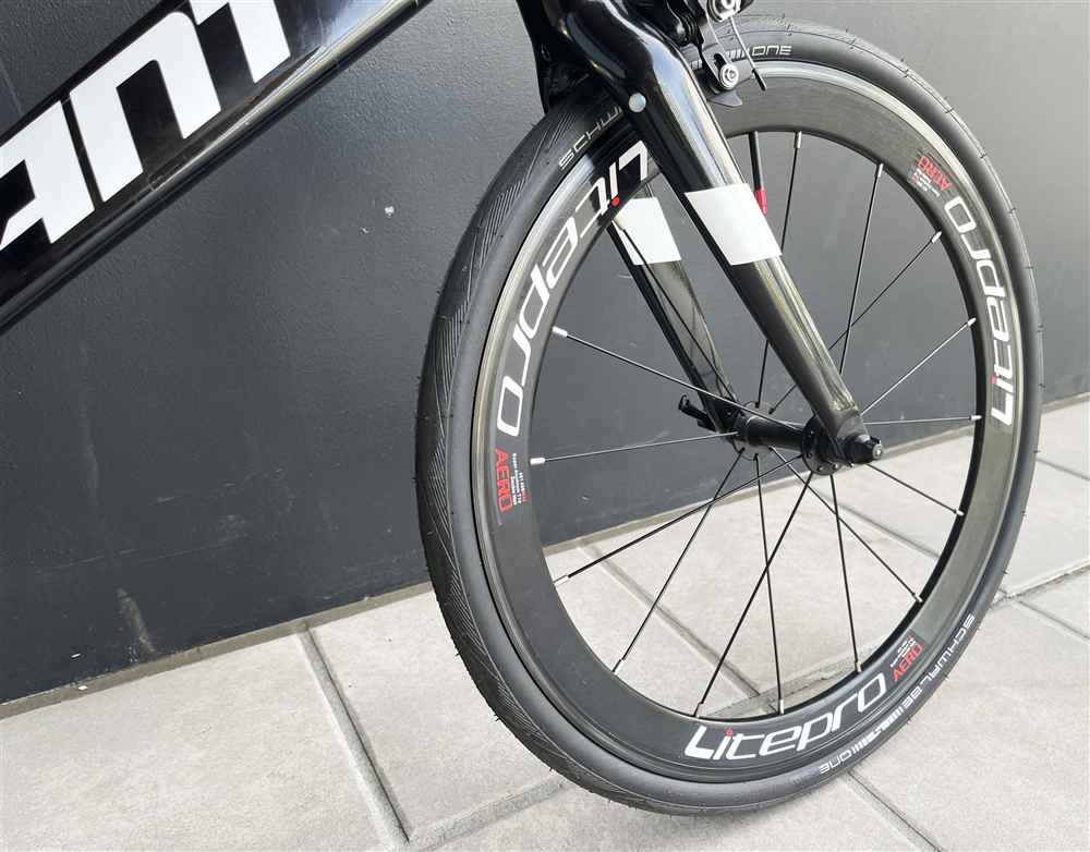 ミニベロで360度一回転!時速30キロの下り坂で私が頭から突っ込みかけた物理的理由と絶対防衛術