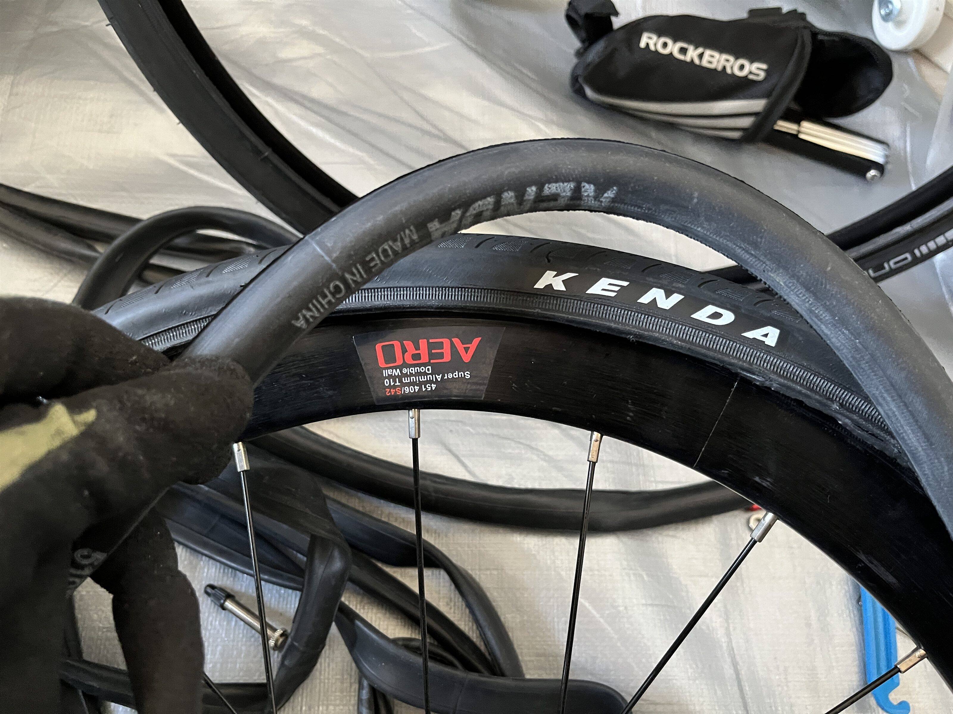 �^�C��������Ƃ̗l�q�y�M�ҎB�e�z