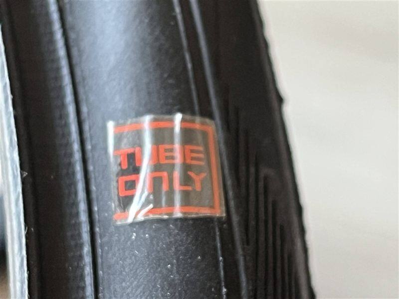 Schwalbe One�Ɍ�����Ɓy�M�ҎB�e�z