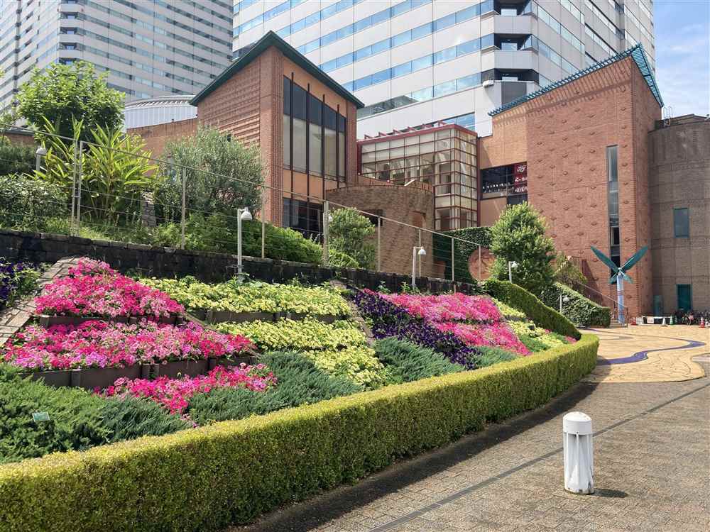 トリトンスクエアガーデン【筆者撮影】