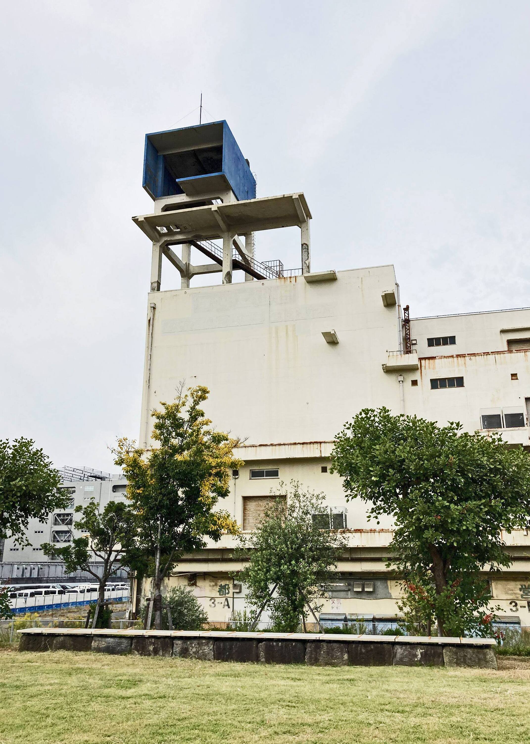 旧倉庫【筆者撮影】