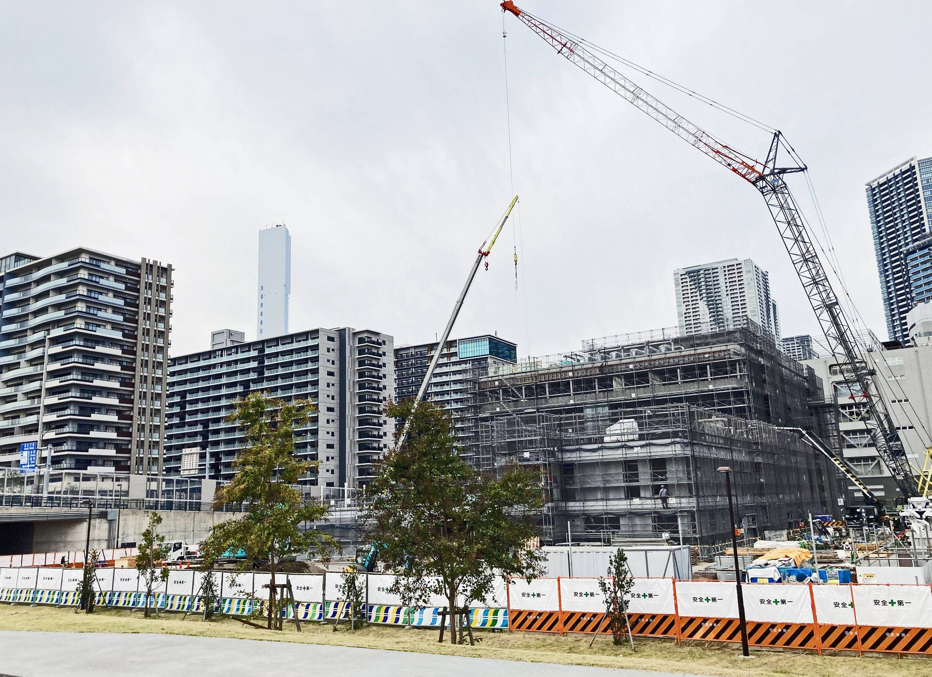 旧倉庫解体【筆者撮影】