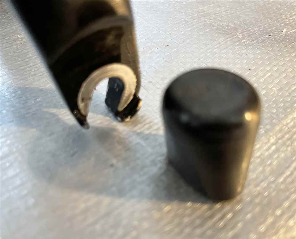 光 イス脚CAPパイプ用18mm【筆者撮影】